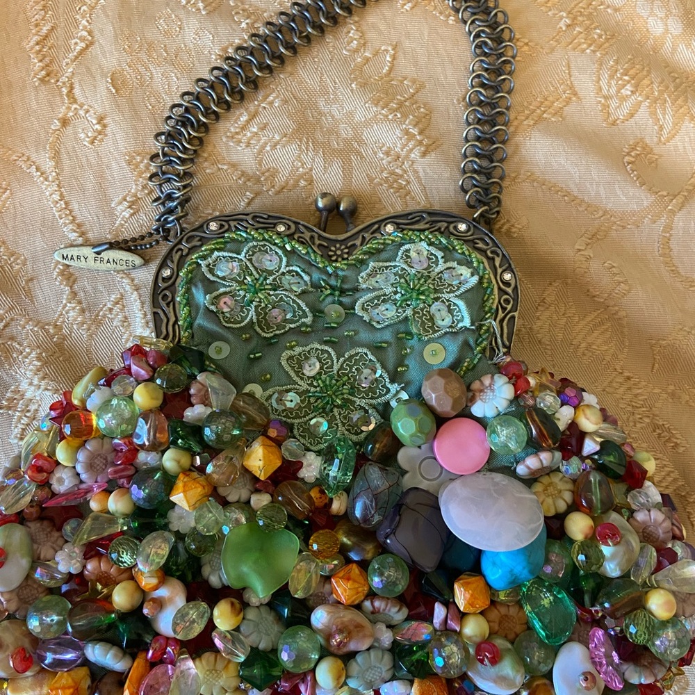 Mary Frances Elegant Multicolor Beaded rock heart shape snap closure Women's Bag - Picture 4 of 10
